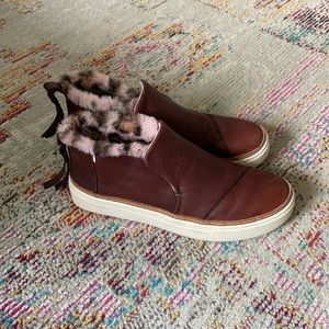 Tom’s, Paxton slip ons